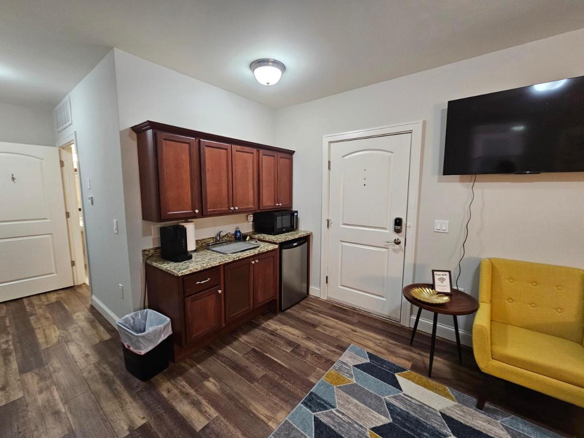 Cozy Studio At The Historic Inman Champaign Bagian luar foto