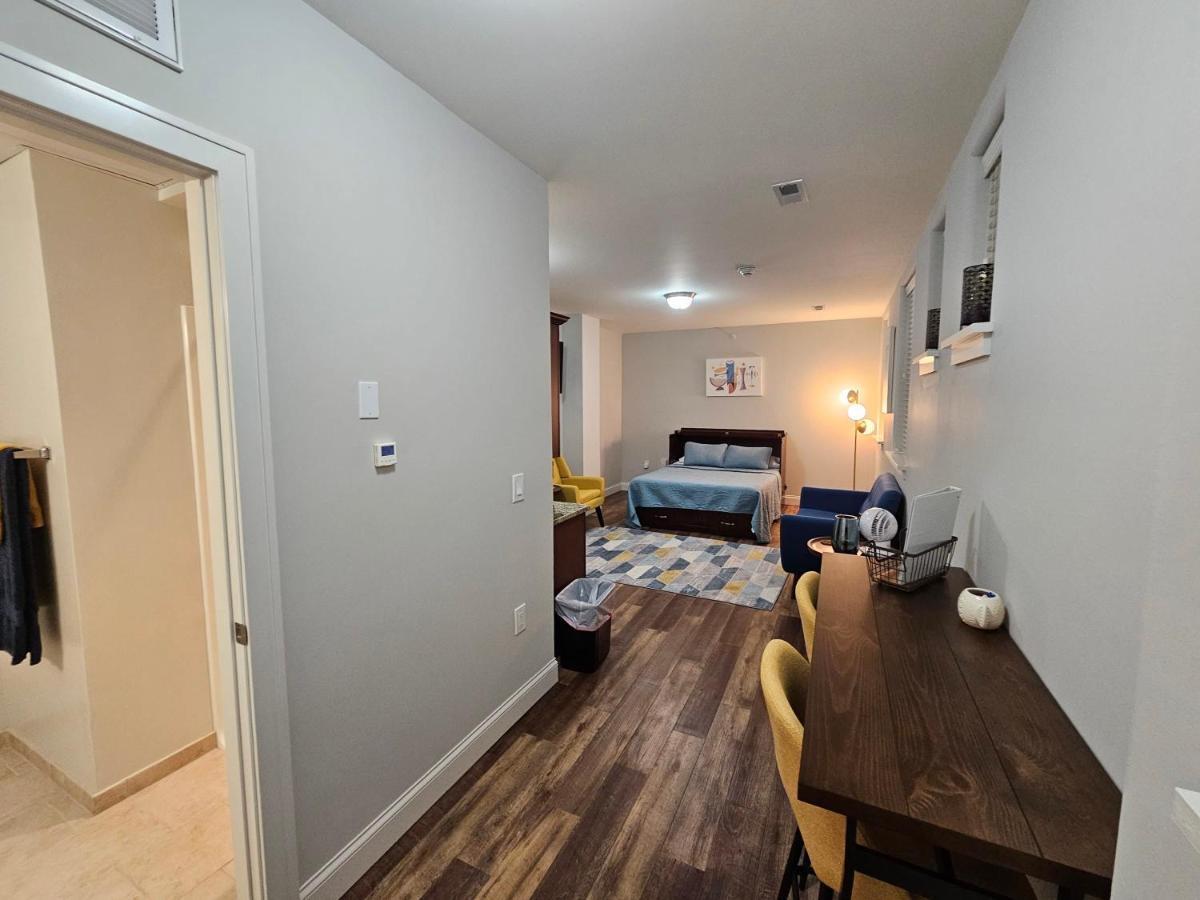 Cozy Studio At The Historic Inman Champaign Bagian luar foto