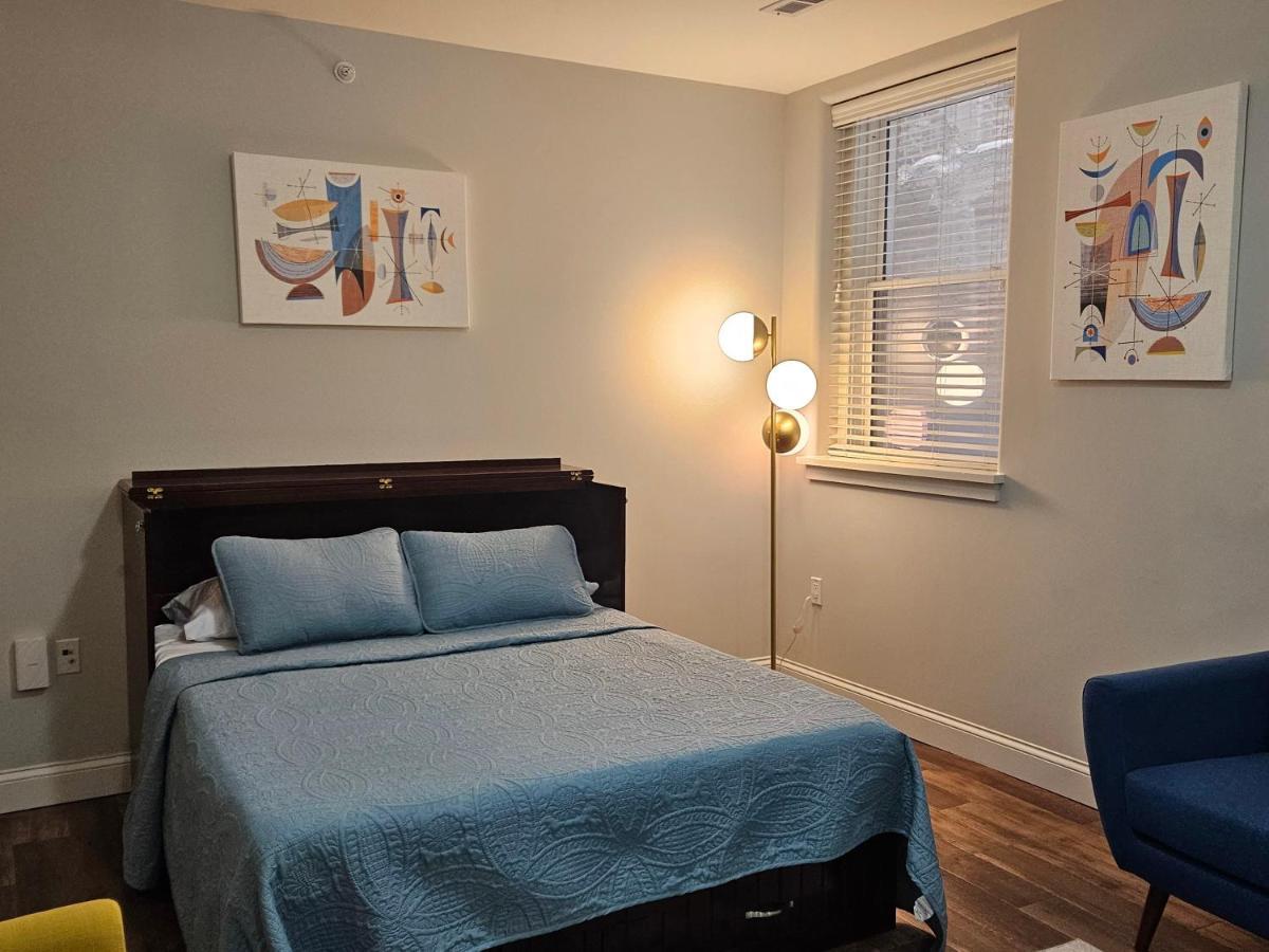 Cozy Studio At The Historic Inman Champaign Bagian luar foto