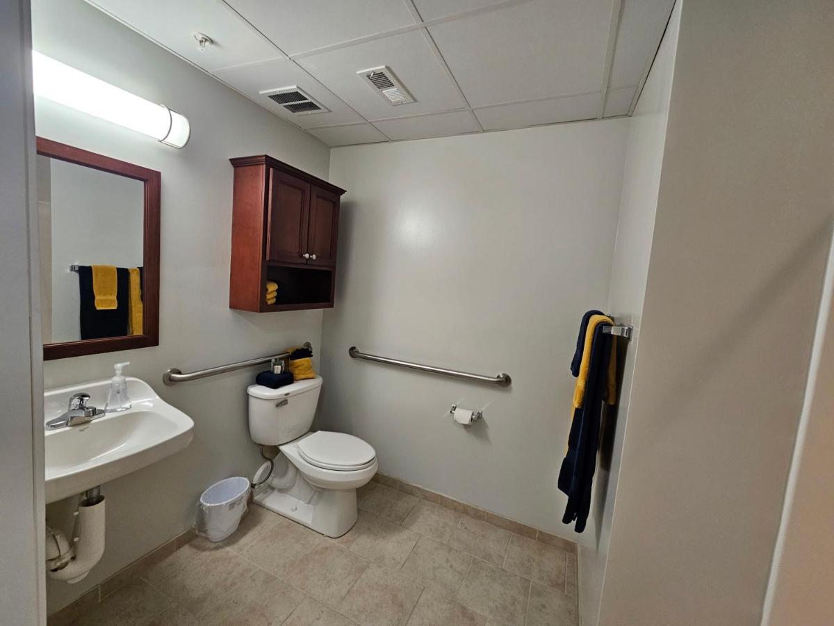 Cozy Studio At The Historic Inman Champaign Bagian luar foto